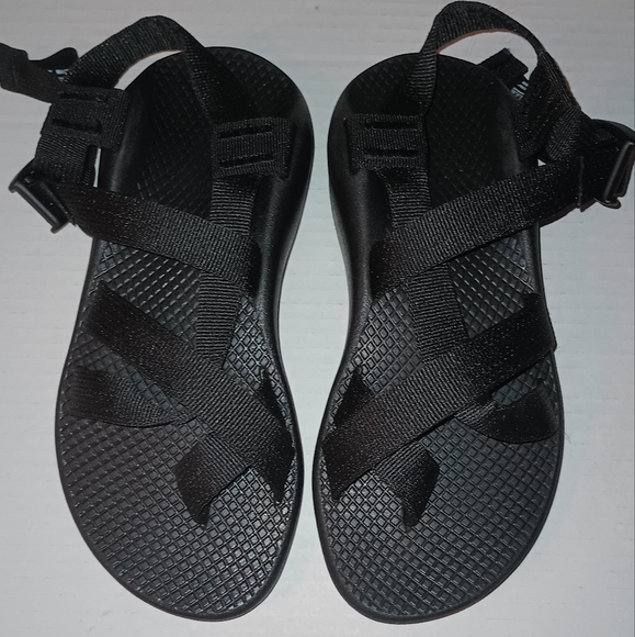 Chaco Shoes - Never worn Chaco black sandals women's size 6